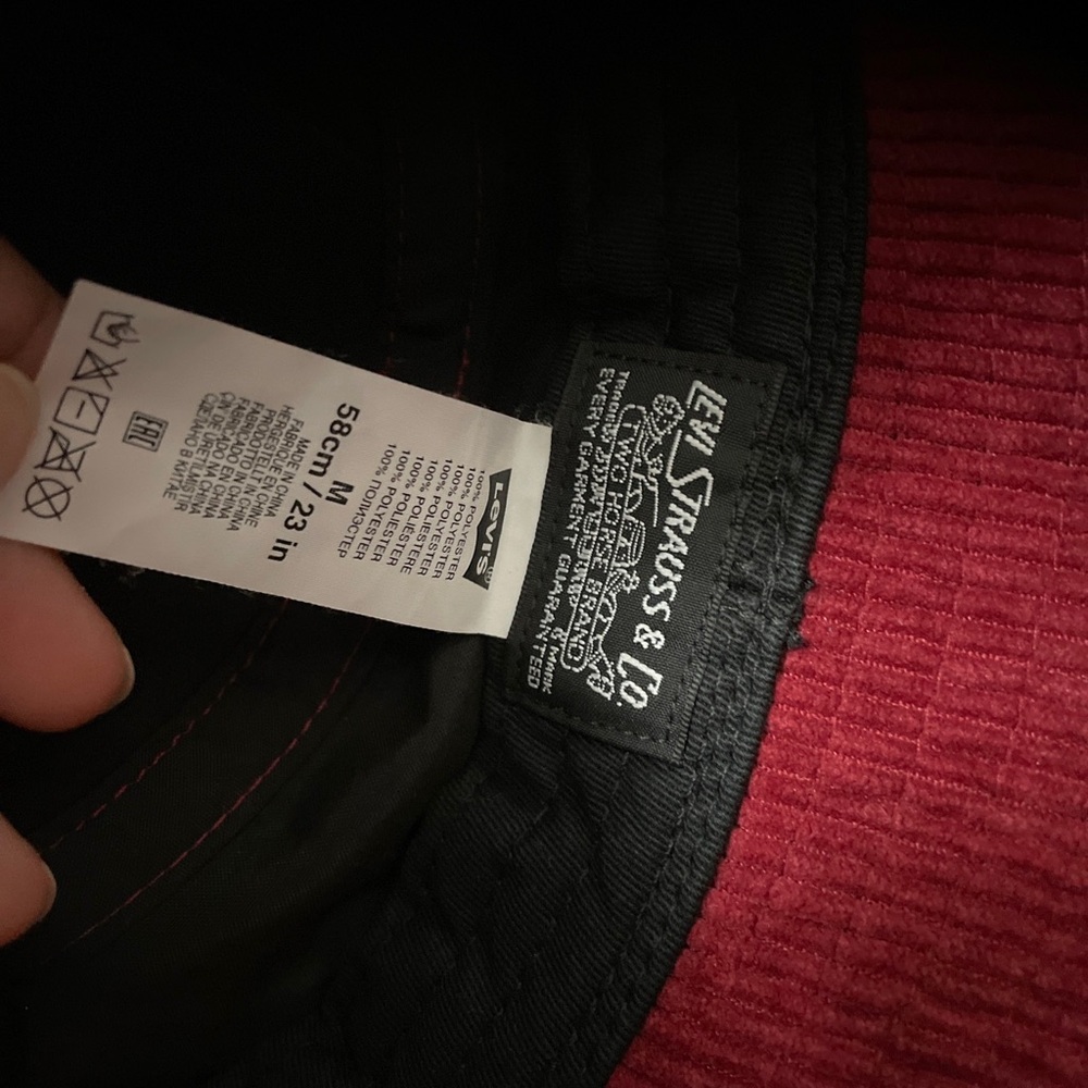 Levi’s bucket hat - Picture 2 of 4